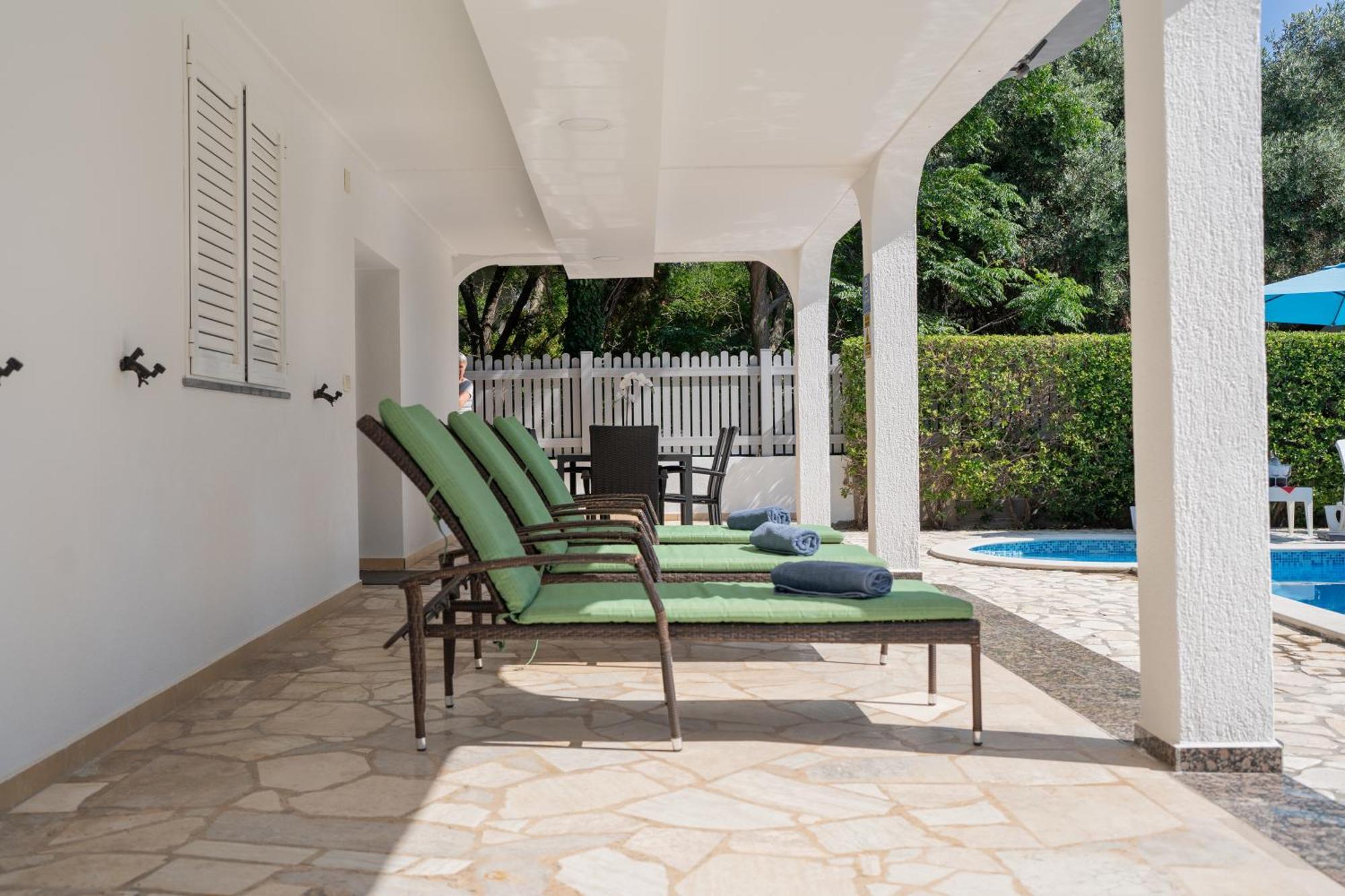 Pension Kolibri โนวาลยา ภายนอก รูปภาพ